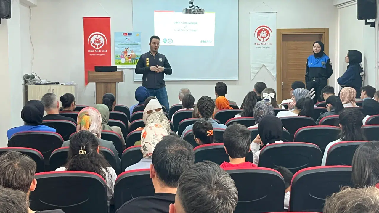Akran zorbalığına karşı bilinçlendirme eğitimi verildi #haberi, #haberleri, #Gümüşhane #haber