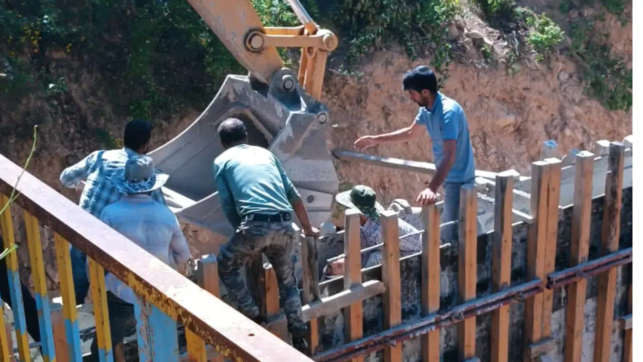 Elektrik akımına kapılan işçi ağır yaralandı #haberi, #haberleri, #Gümüşhane #haber
