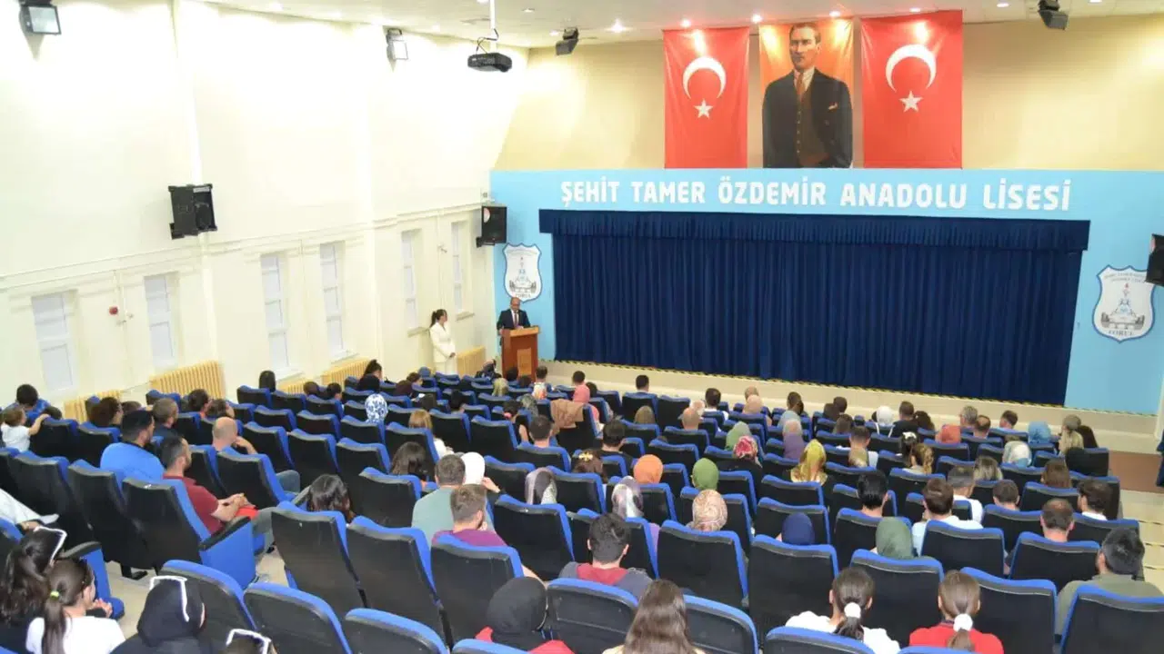 Torul’da öğretmenlerden yıl sonu şiir dinletisi etkinliği #haberi, #haberleri, #Gümüşhane #haber