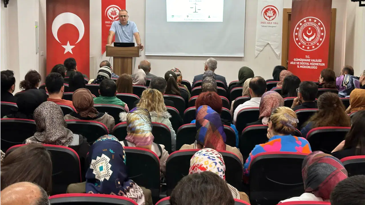 Gümüşhane’de “Aile ve Hukuk” söyleşisi gerçekleştirildi