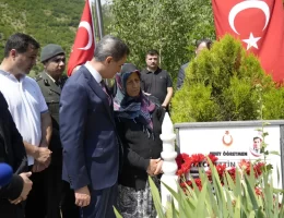 Şehit öğretmen Necmettin Yılmaz şehadetinin 8’inci yılında mezarı başında anıldı #haberi, #haberleri, #Gümüşhane #haber