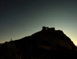 700 yıllık Kov Kalesi’nde perseid meteor yağmuru büyüledi #haberi, #haberleri, #Gümüşhane #haber