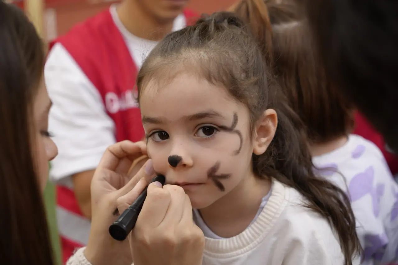 Gümüşhane’de çocuklar için düzenlenen şenlikte yüzlerce çocuk doyasıya eğlendi