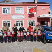 Jandarma’dan Akocak İlkokulu’na anlamlı ziyaret