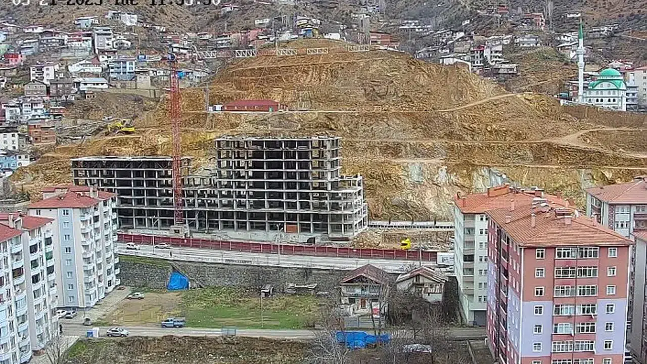 Nas: ‘Mazlumun ahı indirir şahı’
