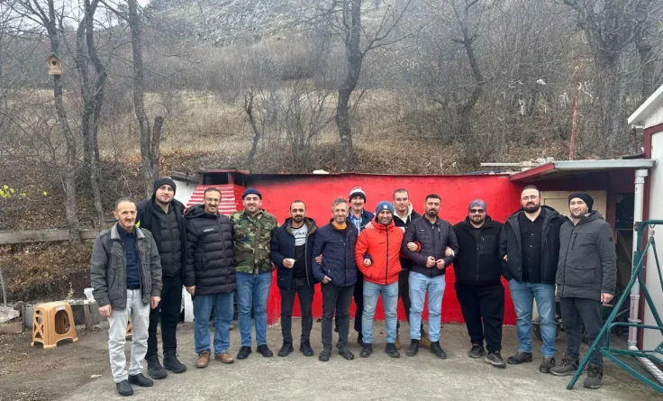 Yaydemir köyünde gençler 20 hektarlık alanda çöp topladı