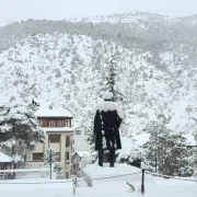 Kar kalınlığı merkezde 27 santimetreyi buldu, 247 köy yolu ulaşıma kapandı