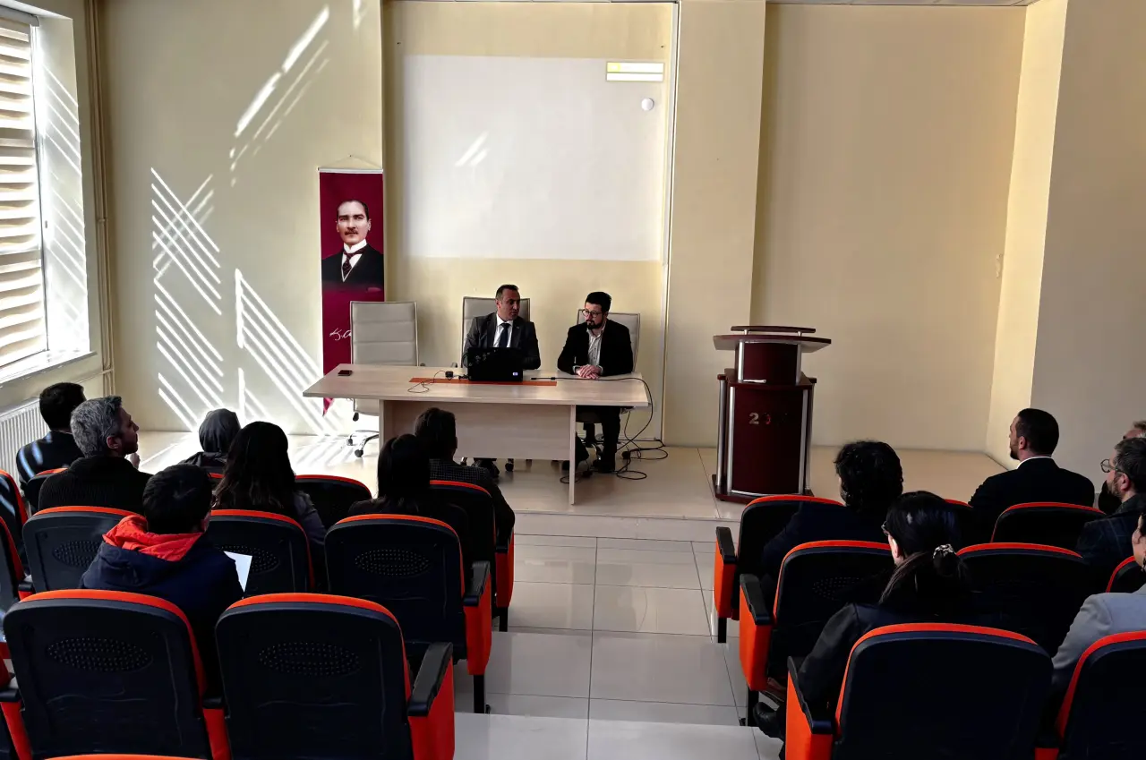 Gümüşhane Üniversitesi Sosyal Bilimler MYO’da Akademik Kurul Toplantısı Gerçekleştirildi