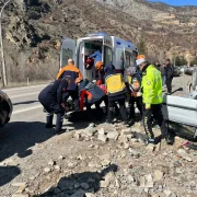 Gümüşhane’de otomobil ters döndü: 2 yaralı