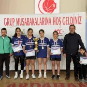 Tekke Ortaokulu Badminton Takımı Üst Üste 3. Kez Bölge Şampiyonu Oldu