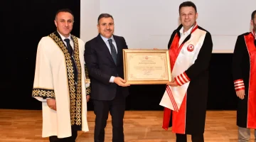 Gümüşhane Üniversitesi’nde bilimsel başarı ve akademik emek ödüllendirildi