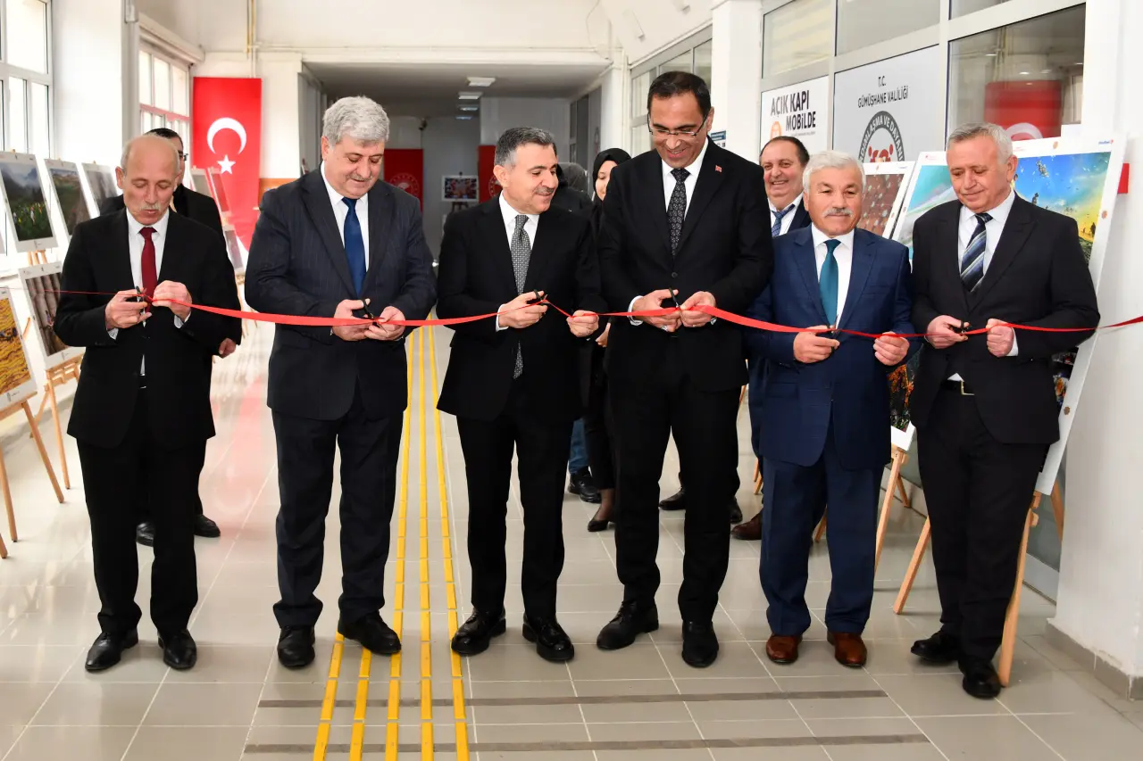 Gümüşhane’de Tarım ve İnsan temalı fotoğraf sergisi açıldı