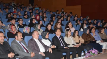 Gümüşhaneli Gençler LGS Öncesi Tiyatroyla Moral Depoladı