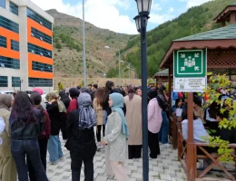 Gümüşhane Üniversitesinde Geniş Katılımlı Acil Durum Tahliye Tatbikatı Gerçekleştirildi
