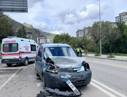 Gümüşhane’de 4 Aracın Karıştığı Zincirleme Trafik Kazasında 4 Kişi Yaralandı