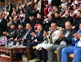 Gümüşhane’de Mezuniyet Coşkusu: Stadyum Tıklım Tıklım Doldu