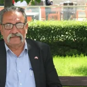 Dinlenmek isterken duvardan düşerek hayatını kaybetti