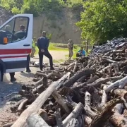 Eşini darbederek öldüren zanlı her yerde aranıyor