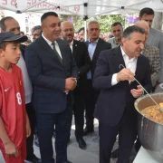 Fatih Parkı’nda Bin Kişilik Aşure İkramı