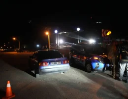 Gümüşhane’de alkollü sürücü askeri araca çarptı