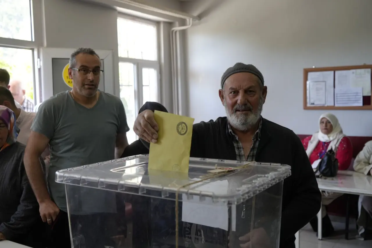 Sandıklar Kuruldu, Oy Verme İşlemi Başladı