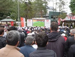 Vatandaşlar dev ekran karşısında buluştu