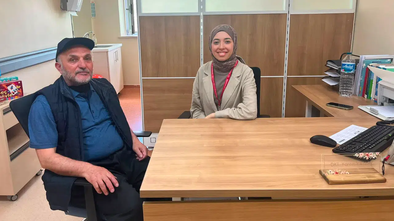 Yazı Tahtasıyla Geldiği Hastaneden Konuşarak Çıktı