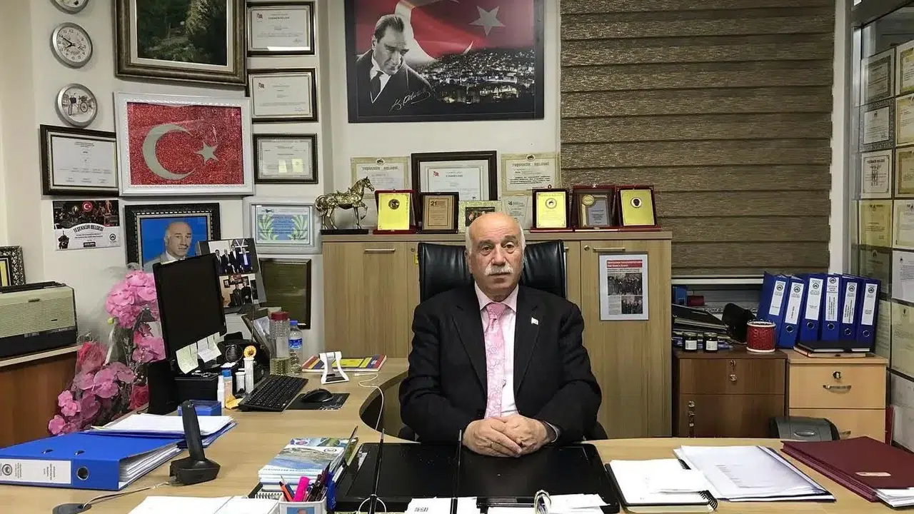 Gümüşhane Belediyesi’nde 39 yıllık dönem sona erdi: Baddal Bayar’dan duygusal veda