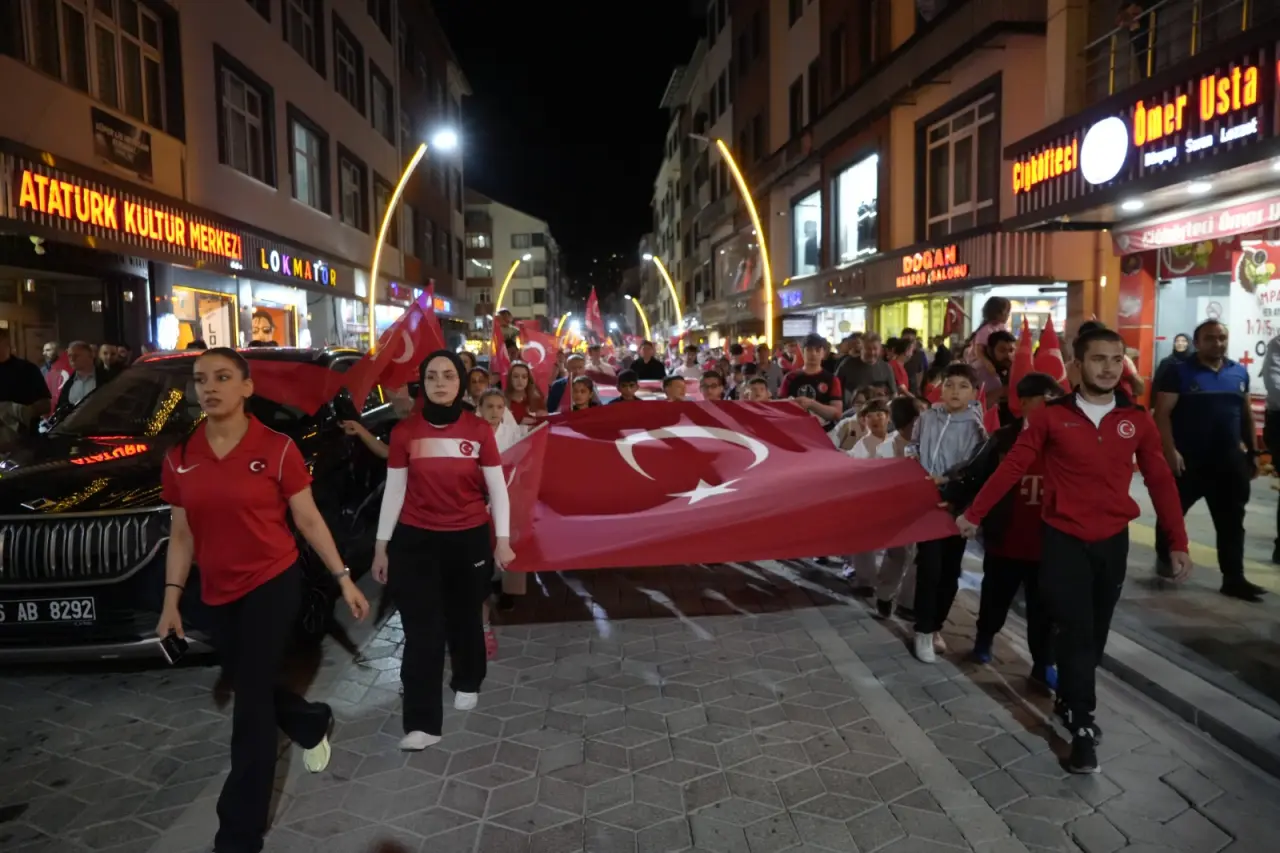 Gümüşhane Tek Yürek Oldu! 15 Temmuz’da Binlerce Kişi Meydanlarda Buluştu