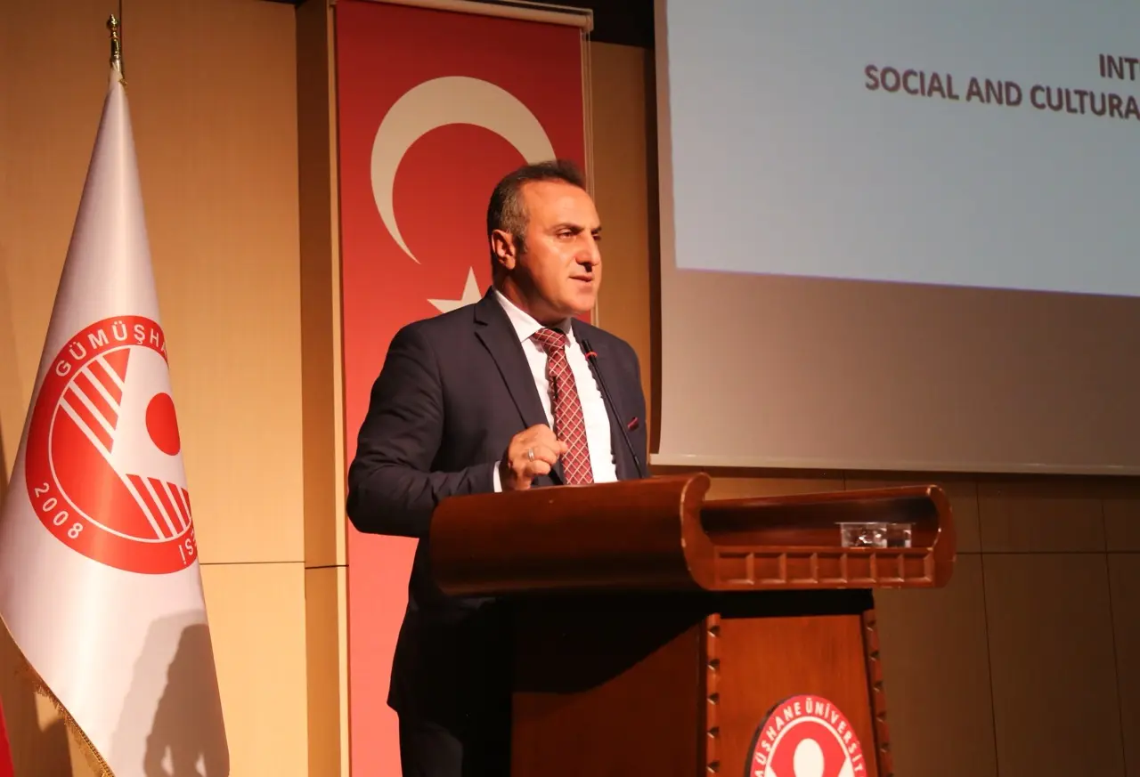 Gümüşhane Üniversitesi’nde Uluslararası Sosyal ve Kültürel Temaslar Konferansı başladı