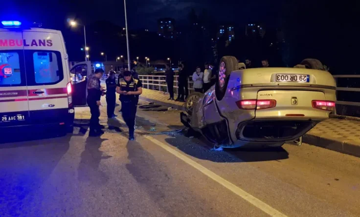 Refüjü Aşan Otomobil Karşı Şeride Geçti