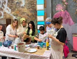 Sıradan Saksılar Birkaç Saatte Sanat Eserine Dönüştü! Düşler Atölyesi’nde Renkli Buluşma