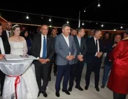 Torul’daki Düğünde Herkesi Duygulandıran An! Başkan Özdemir Kürsüye Bu Kez Kızı İçin Çıktı