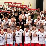 Türk Voleyboluna 62 Kupa Kazandıran Şeref Tok’tan Tarihi Başarı