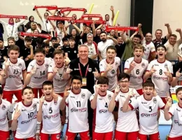 Türk Voleyboluna 62 Kupa Kazandıran Şeref Tok’tan Tarihi Başarı