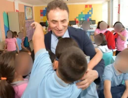 Gümüşhane’de Örnek Öğrenciler Kırtasiye Malzemesiyle Ödüllendirildi