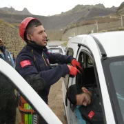 Gümüşhane’de UMKE Ekiplerinden Yağış Altında Heyelan ve Trafik Kazası Tatbikatı