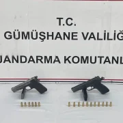 Kürtün’de Jandarma Sıkı Takipte: Ruhsatsız Tabancalara El Konuldu