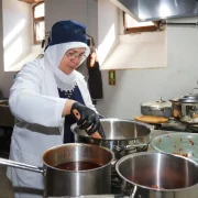Kuşburnu bu kez çorba oldu, tarihi konakta sofraya geldi!