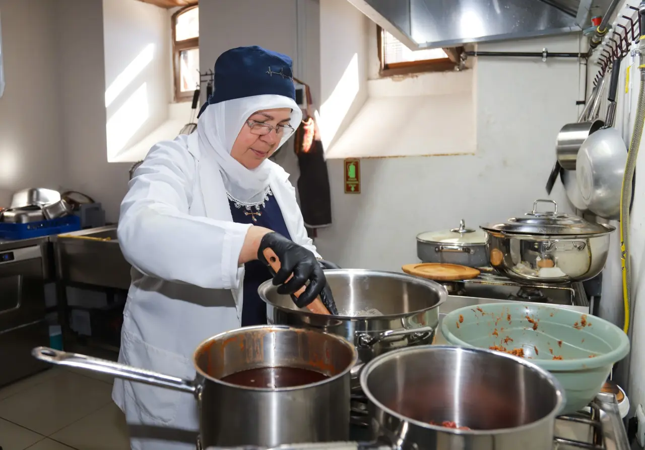 Kuşburnu bu kez çorba oldu, tarihi konakta sofraya geldi!