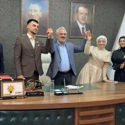Nişan Yüzüklerini Taktıktan Sonra İlk Durakları AK Parti Oldu