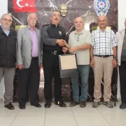 Yeşildere Nuri Dayı Şenliği Derneğinden Emniyet Müdürü Karasakal’a Veda Ziyareti