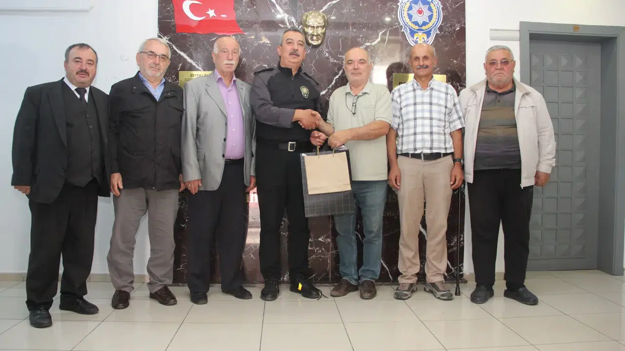 Yeşildere Nuri Dayı Şenliği Derneğinden Emniyet Müdürü Karasakal’a Veda Ziyareti