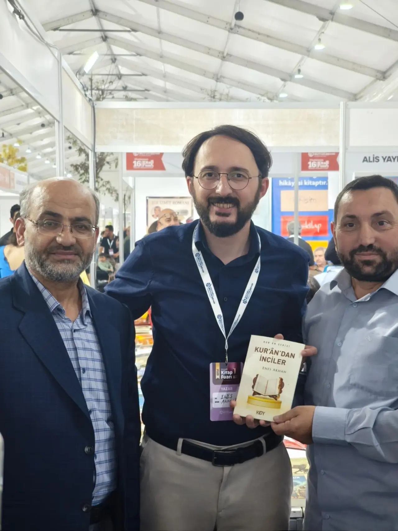 Kocaeli Kitap Fuarı’nda Gümüşhaneli Yazara Yoğun İlgi: Saatler İçinde Hepsi Tükendi!